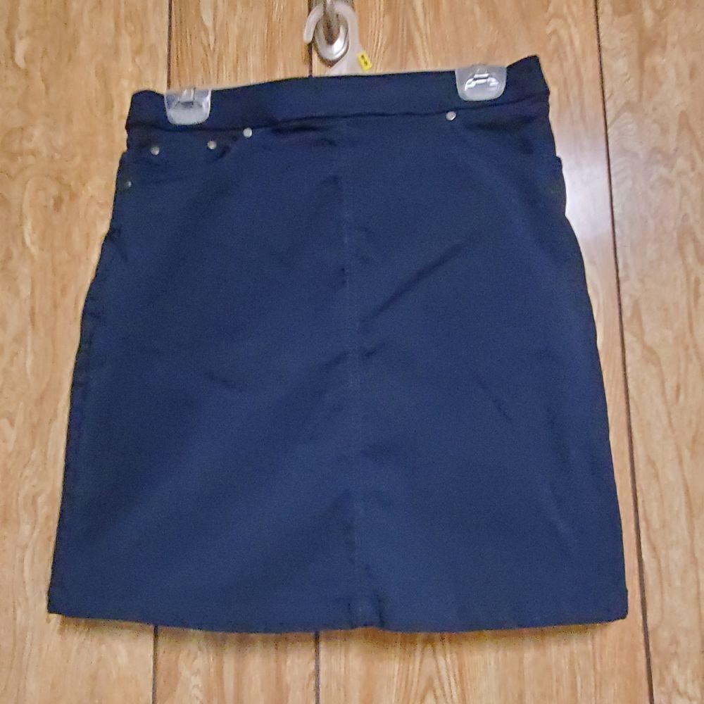 Hearts of Palm | Navy Skort with Pockets | Size 6
